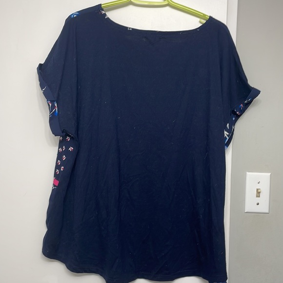 Maurice’s Top 2X - Picture 3 of 3